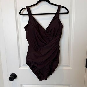 Miraclesuit Womens 14 Ruched Wire free Slimming Swimsuit V Neck EUC